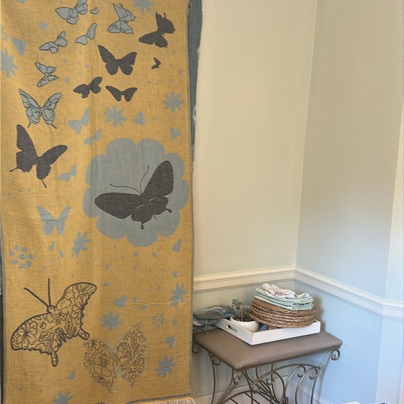 Queensland Butterflies Patterned Long Haul Travelers Blanket Towel Wrap NEW! - Picture 2 of 4